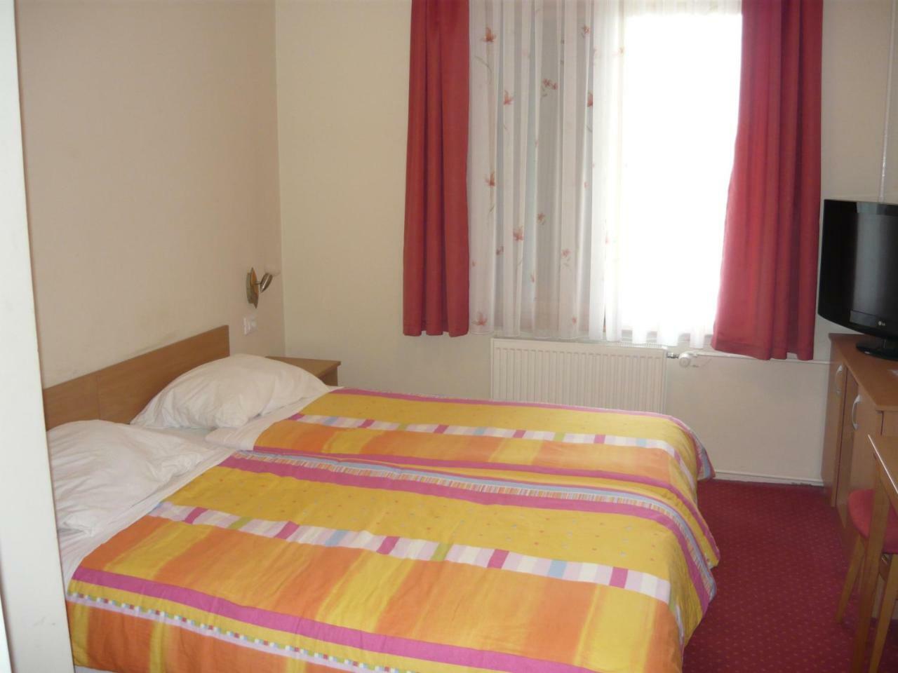 Polzevo Hotel Visnja Gora ภายนอก รูปภาพ